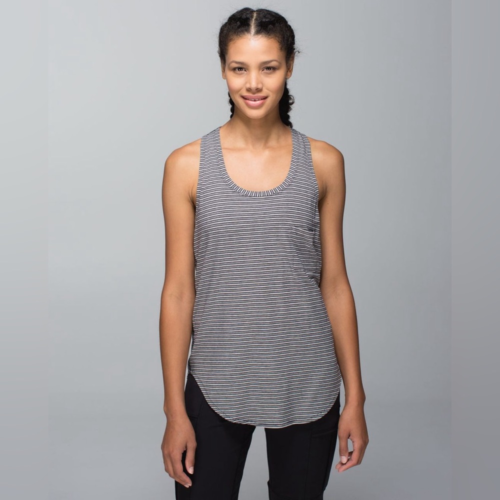Lululemon‎ Yogi Racerback - Picture 2 of 12